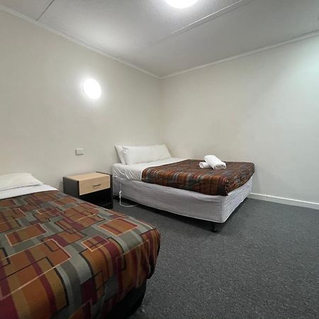 Parkside Inn Motel Melbourne Exterior photo