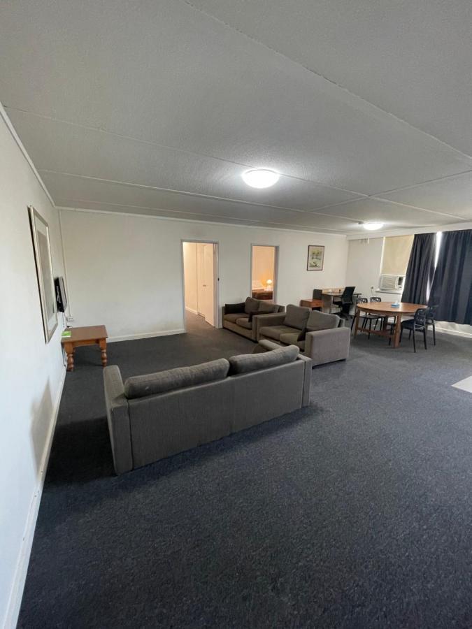 Parkside Inn Motel Melbourne Exterior photo